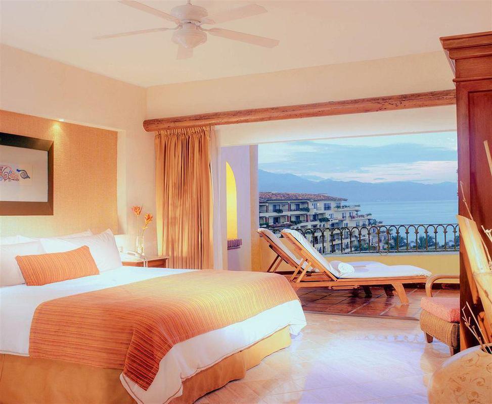 Resort Velas Vallarta 4*